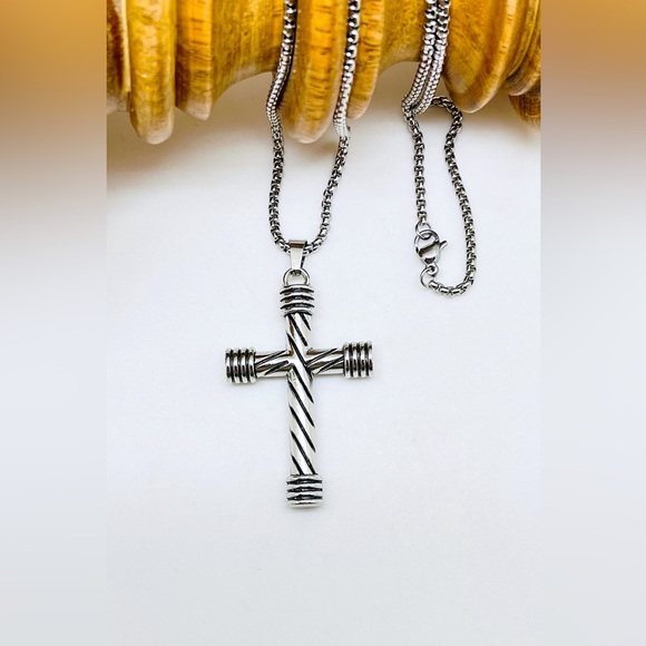 Stainless Steel Spiral Unisex 2” Cross Round Box Chain & Gift Box Included - Picture 1 of 7